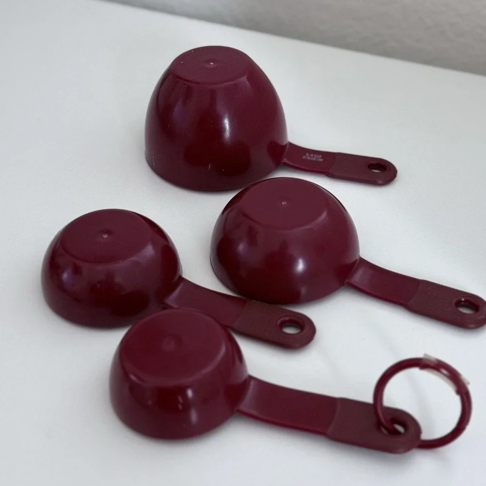 KitchenAid Red Plastic Measuring Cups Rubber Grip Complete Set with Clip